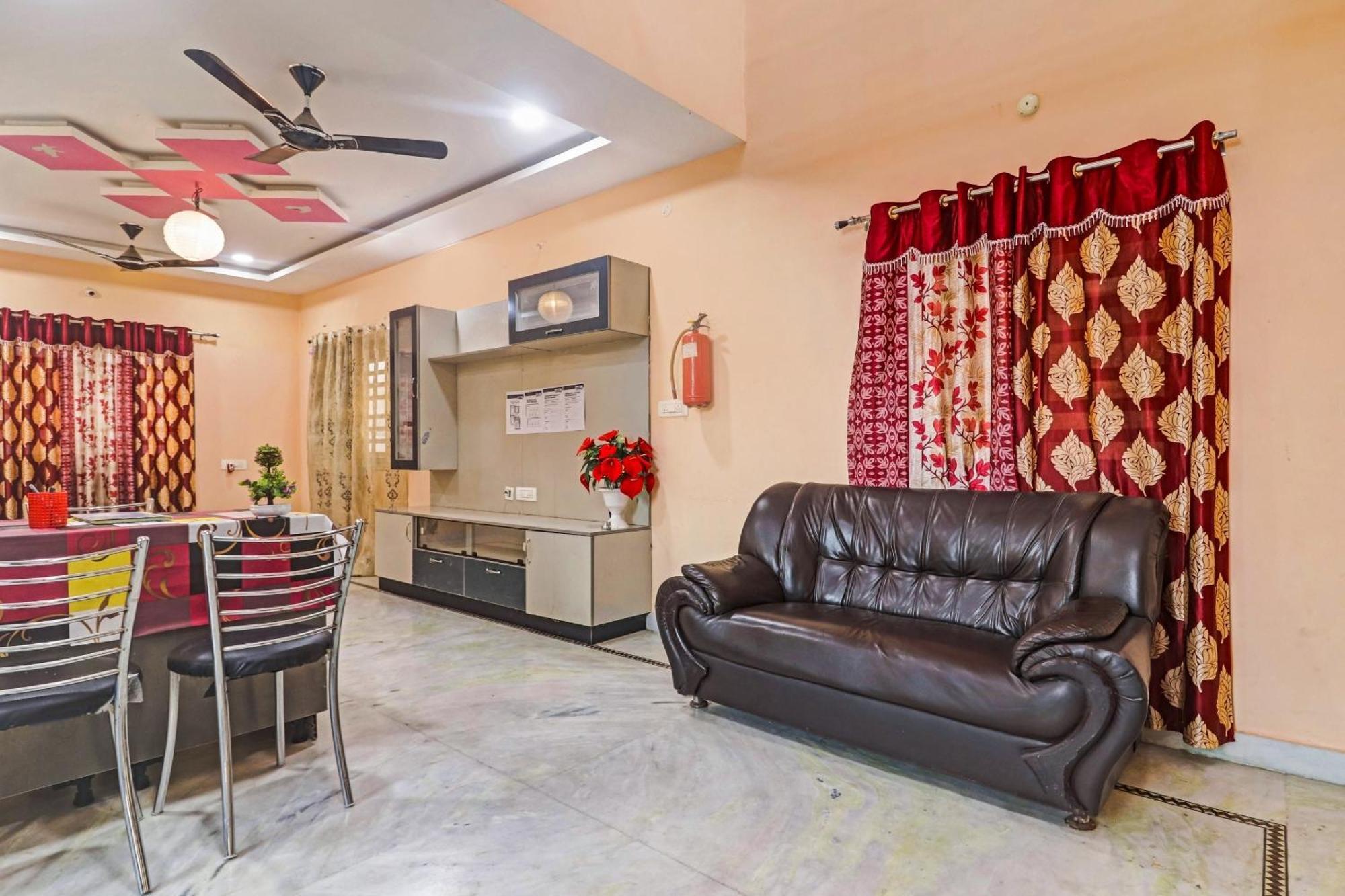 Hotel O Royal Stay Near Mantra Mall Haidar Sahibguda المظهر الخارجي الصورة