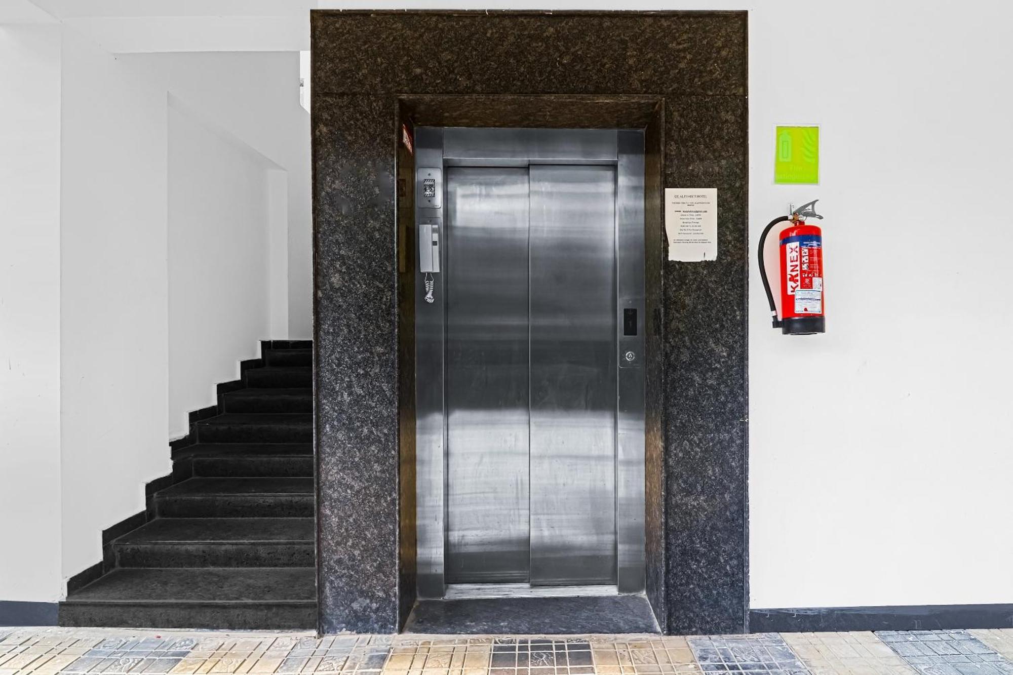 Hotel O Royal Stay Near Mantra Mall Haidar Sahibguda المظهر الخارجي الصورة